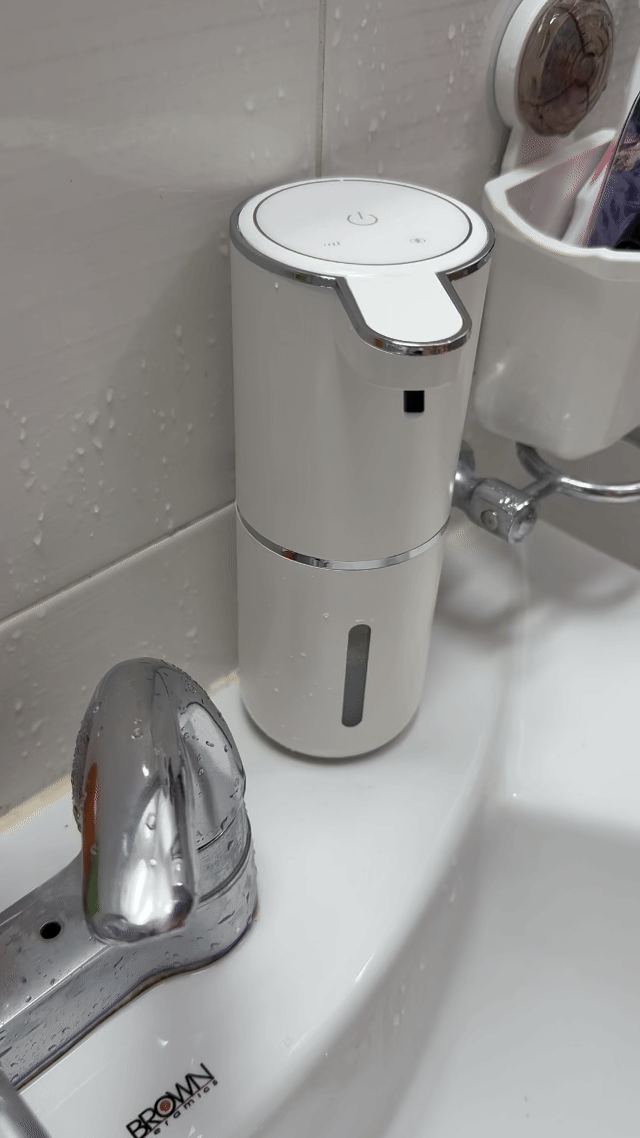 Clean Aura™  Automatic Foam Dispenser